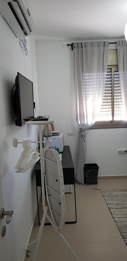 Private Bed/Bathroom In เนทันยา ภายนอก รูปภาพ