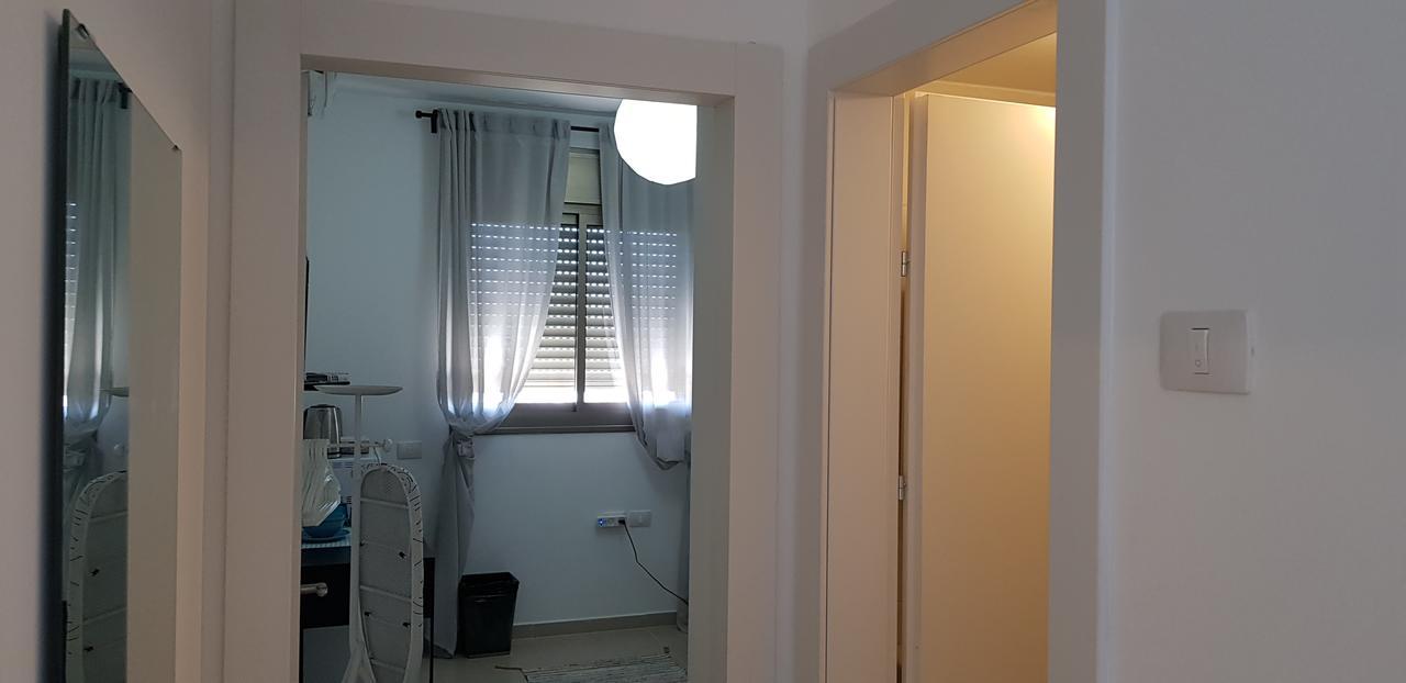 Private Bed/Bathroom In เนทันยา ภายนอก รูปภาพ