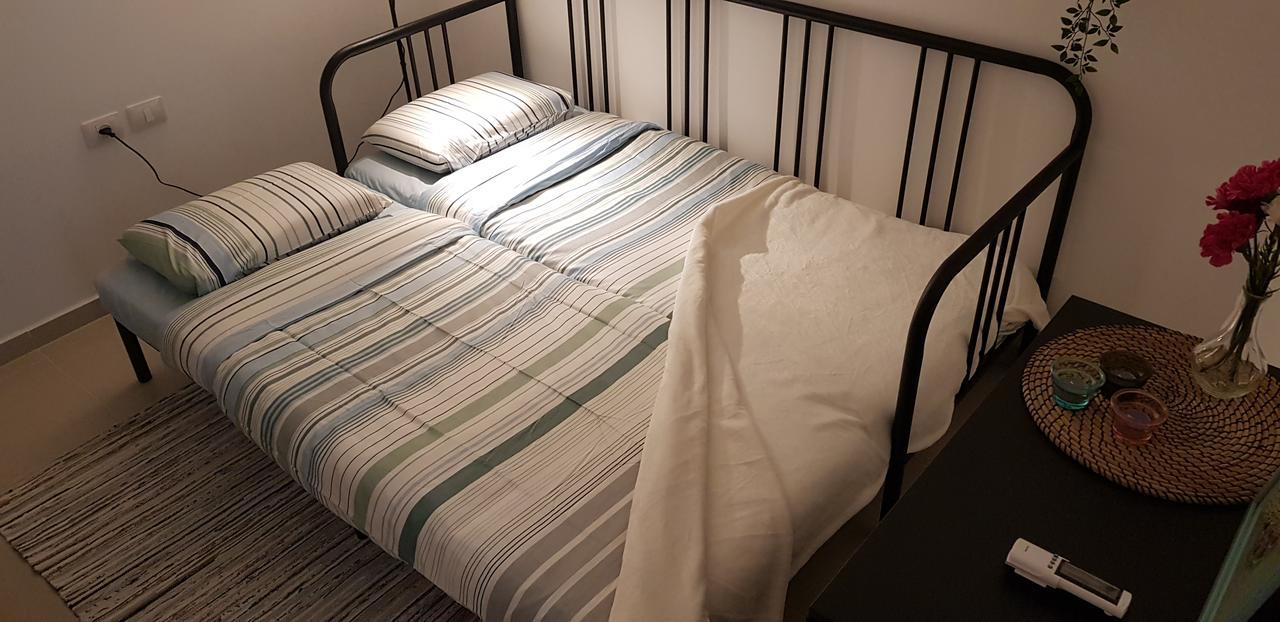 Private Bed/Bathroom In เนทันยา ภายนอก รูปภาพ