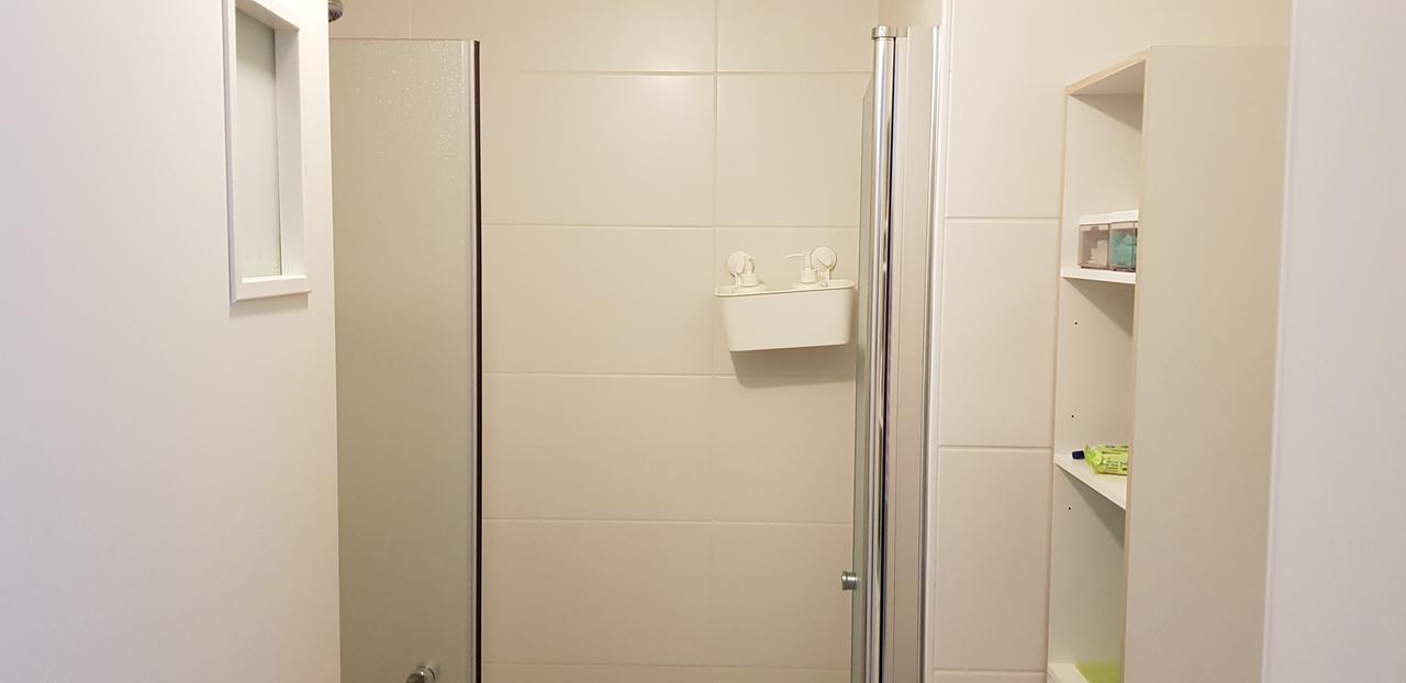 Private Bed/Bathroom In เนทันยา ภายนอก รูปภาพ